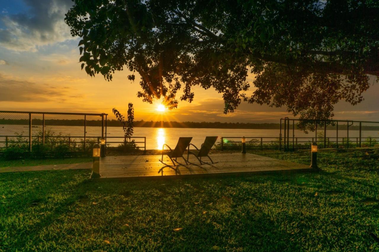 Bo Tree Cottage On The River Mukdahan Extérieur photo